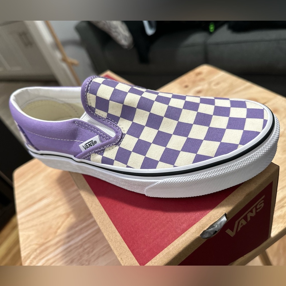 Vans checkerboard violet/white womens size 7.0 US/ Mens 5.5 US